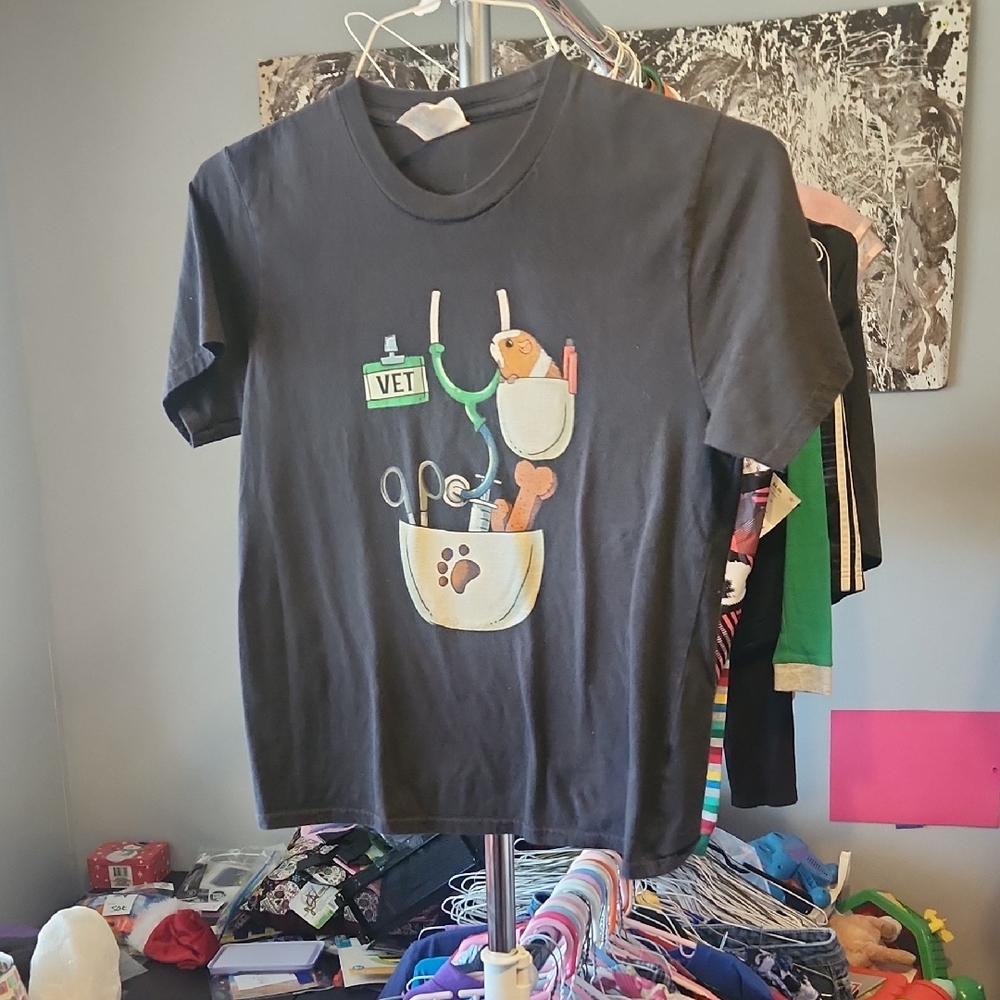 Black Kids' Vet Graphic T-Shirt  YM 9/10